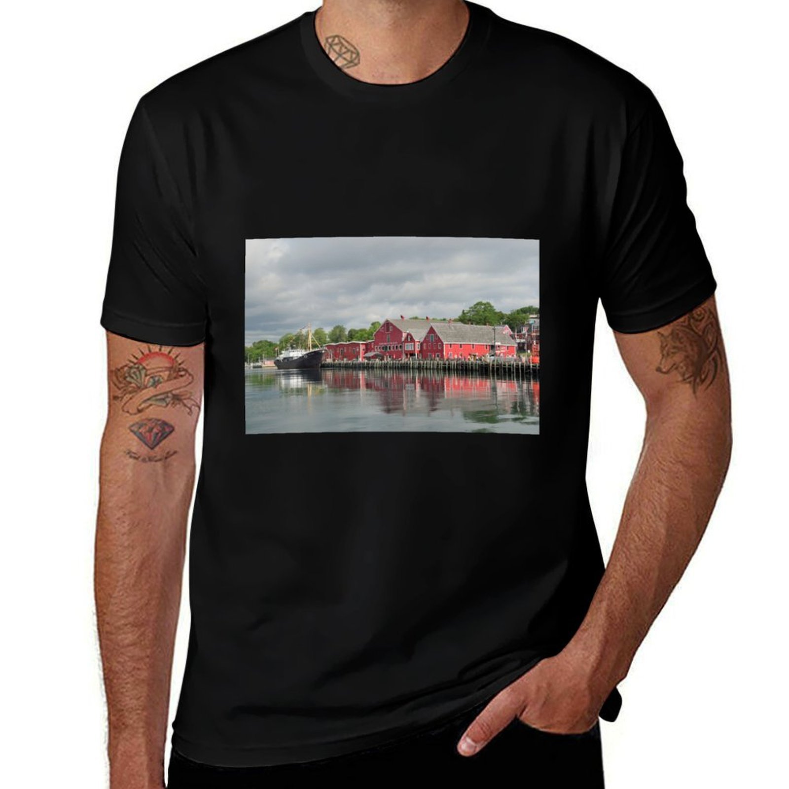 ノバスコシア州ルーネンバーグの町 Tシャツ カジュアルファッ - Men'S Fashion Nova のレビューと価格