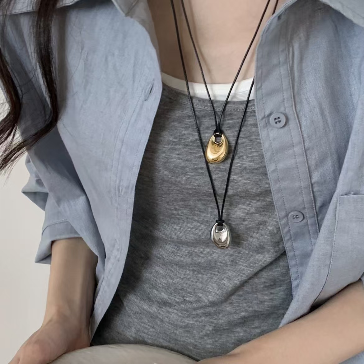 韓国黒皮ロープシルバーカラービーンペンダントネックレス女性男 - Mens Fashion Trends 2026 のレビューと価格